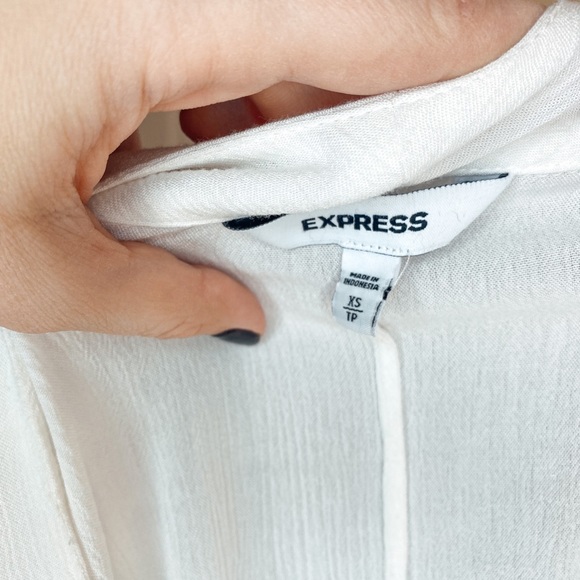 Express 🤍 Button Down Blouse - Picture 5 of 8